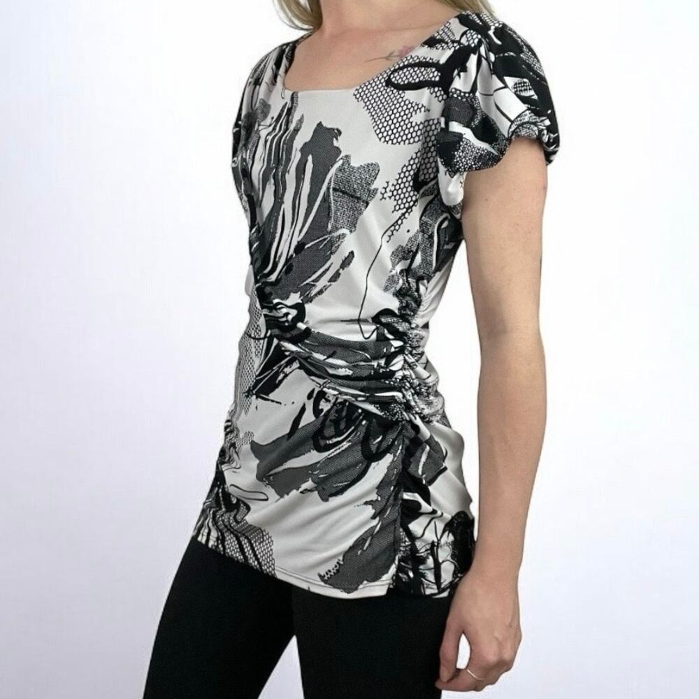 💙3 for $15 AB Studio Black and White Abstract Ruched Short Puff Sleeve Blouse